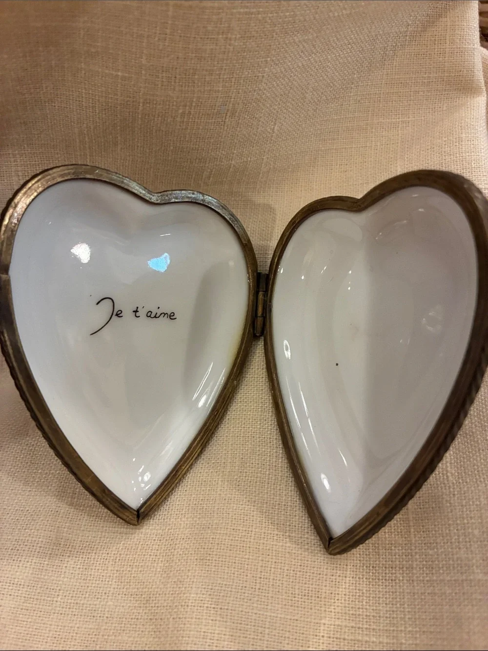 Je t’ aime Heart-Shaped Trinket Box with Pink Rose and Blue Lattice